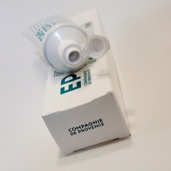 Compagnie de Provence Moisturizing Body Cream Mint Tea 3.4 oz. - Picture 2 of 2